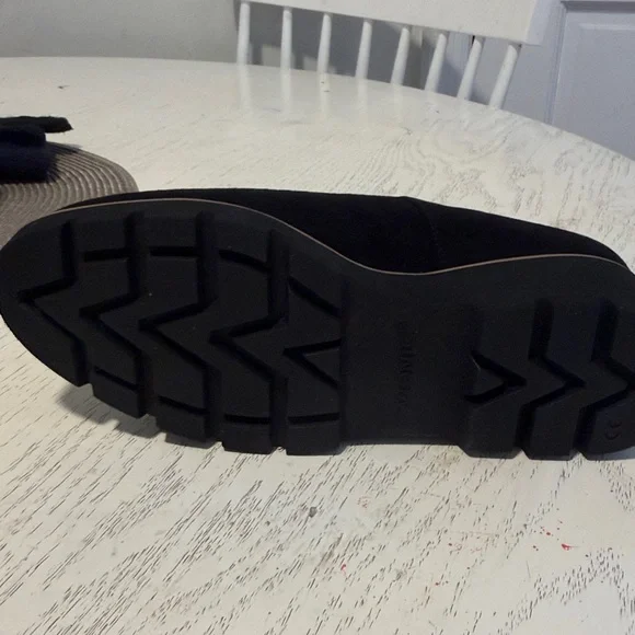 Vionic Willa Black Suede Wedge Women's Loafers. Size 10 - Picture 3 of 4